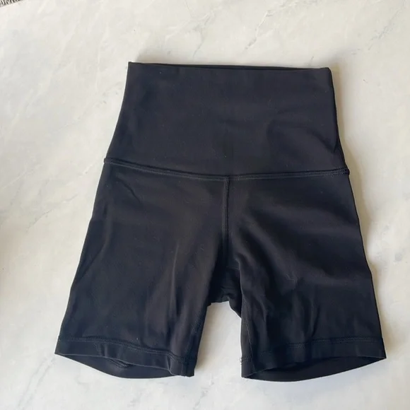 Lululemon Align High Rise Shorts - Picture 2 of 5